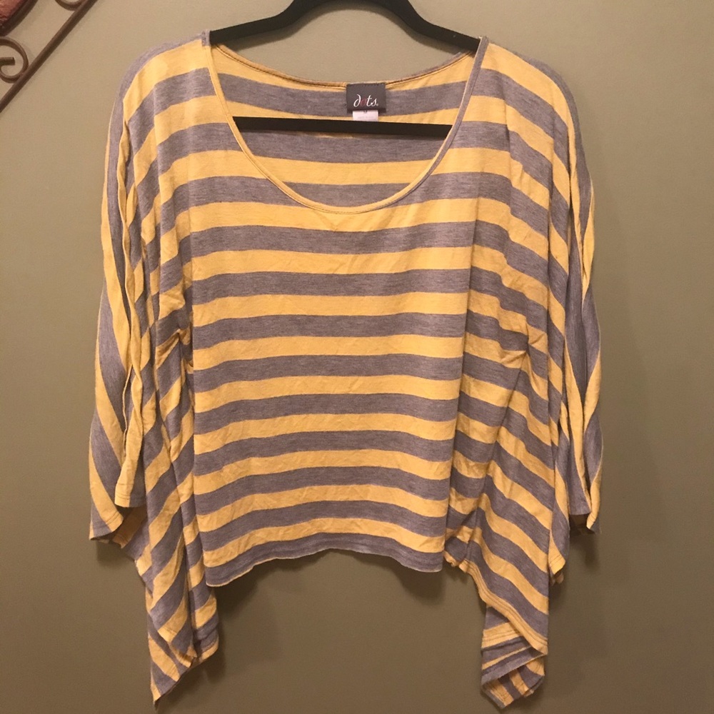DOTS Gray/Yellow Buttonfly Wing Top Sz M